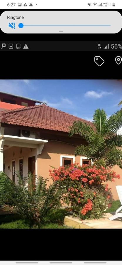 Kutabay Homestay Kuta  Екстер'єр фото